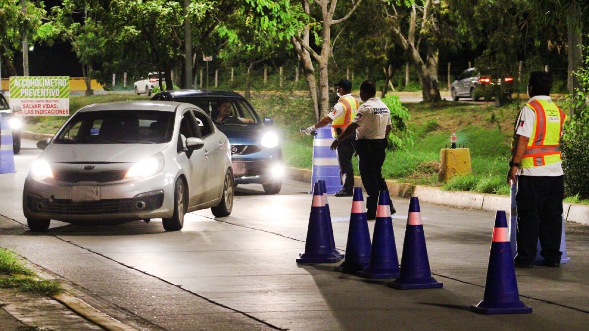 Llevan a 15 conductores ante juez cívico tras pruebas de alcoholímetro en Mazatlán este fin de semana