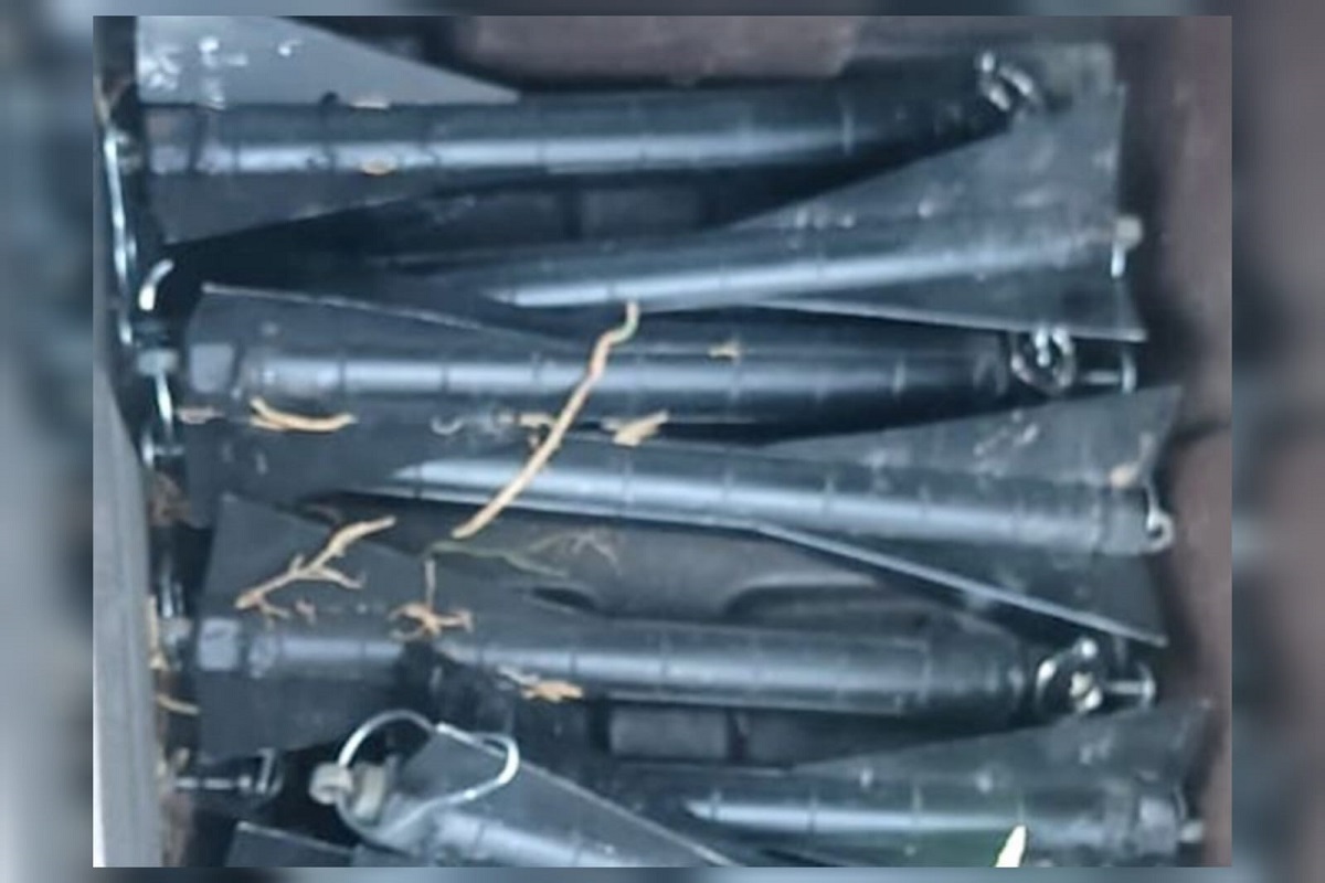 Aseguran 16 explosivos, armas largas, cargadores, cartuchos y vehículos en Navolato