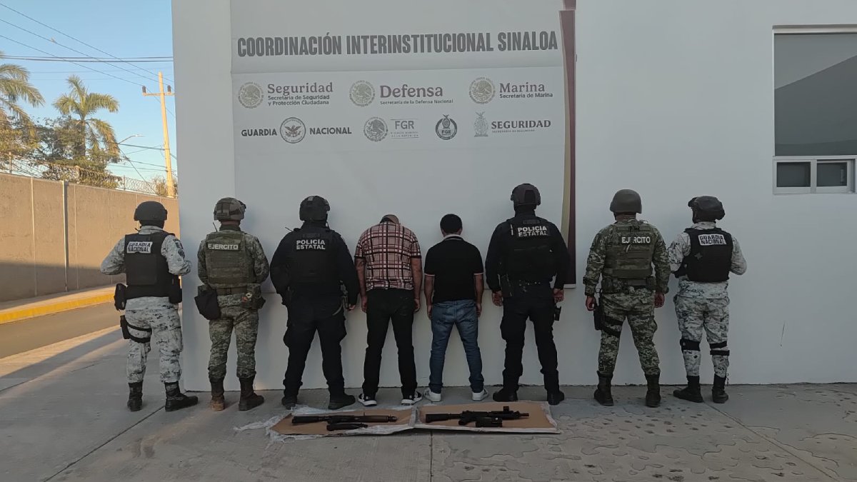 Traían un AK47 y un AR15 los dos detenidos tras persecución por Calzada Militar, en Culiacán