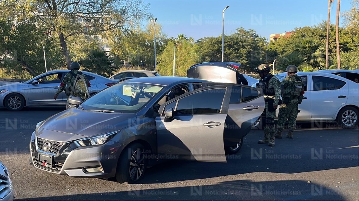 Tras la detención de “El Güerito”, aparecen dos carros en estado de abandono en diferentes sectores de Culiacán
