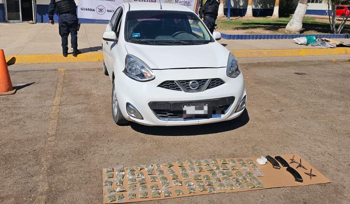 Aseguran un vehículo robado con cargadores, droga y ‘ponchallantas’ en Culiacán