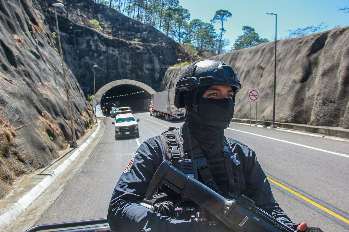 Refuerzan seguridad en la autopista Durango-Mazatlán para traslado de visitantes