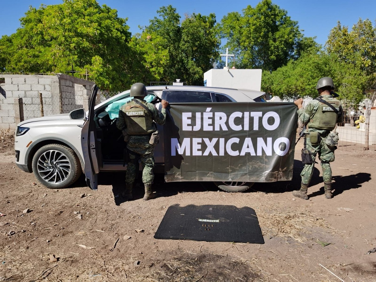Aseguran camioneta robada y cartuchos en la Laguna Colorada, en Culiacán