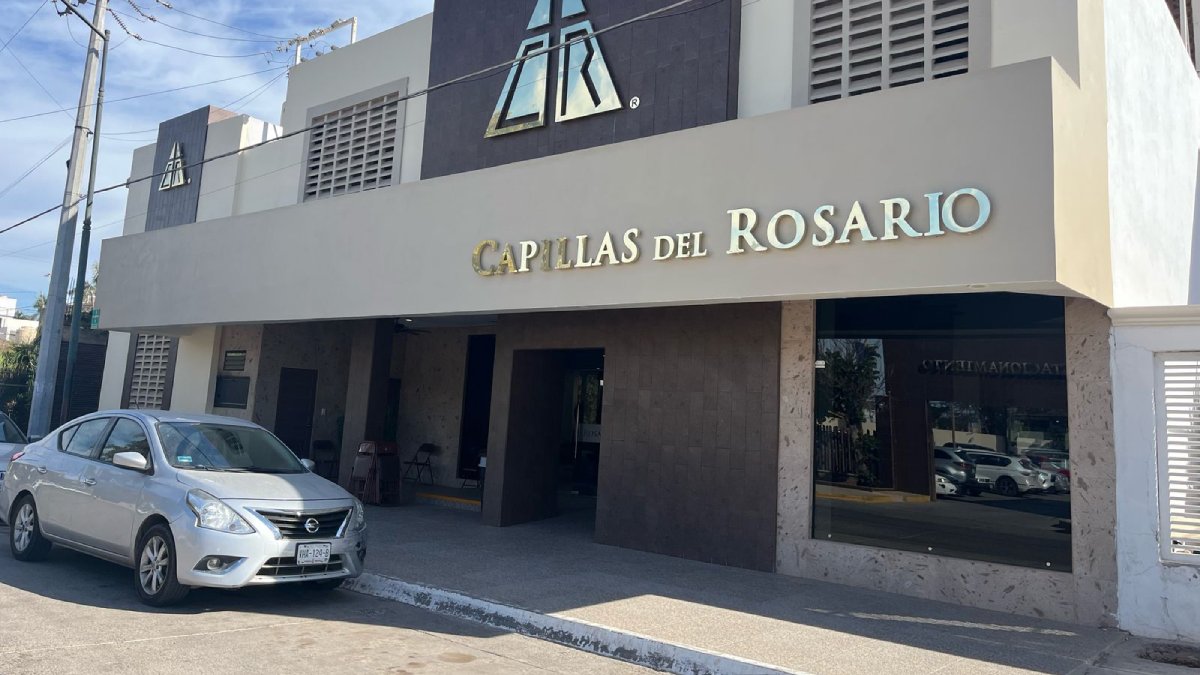 En un ambiente de tristeza y tranquilidad, Nolberto es velado en funeraria de Guasave