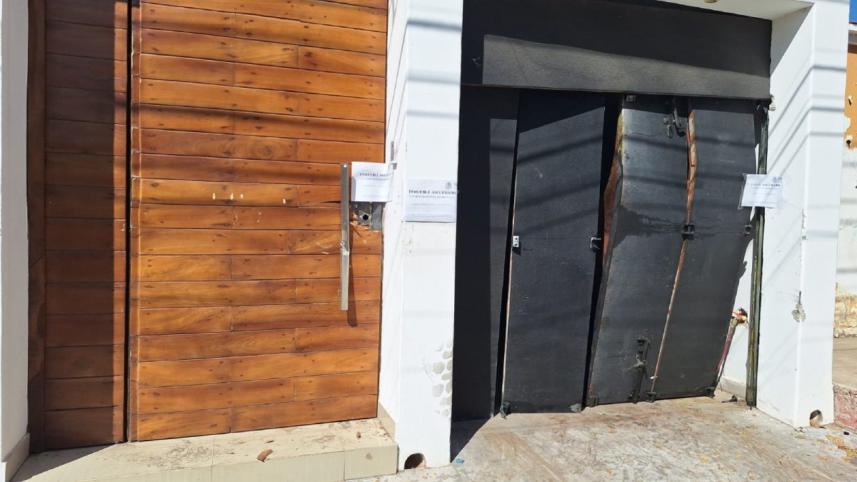¡Les cayeron de madrugada! Catean la segunda residencia asegurada de la Tierra Blanca en Culiacán