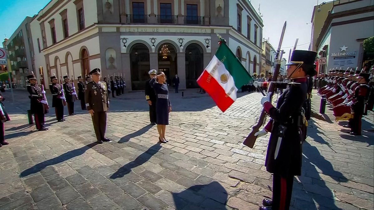 Acompaña Rocha a Claudia Sheinbaum en conmemoración del 108 Aniversario de la Constitución