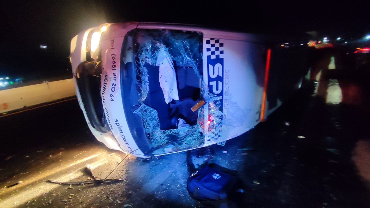 Seis lesionados deja choque entre una Sprinter y camioneta en puente del Lienzo Charro en Los Mochis