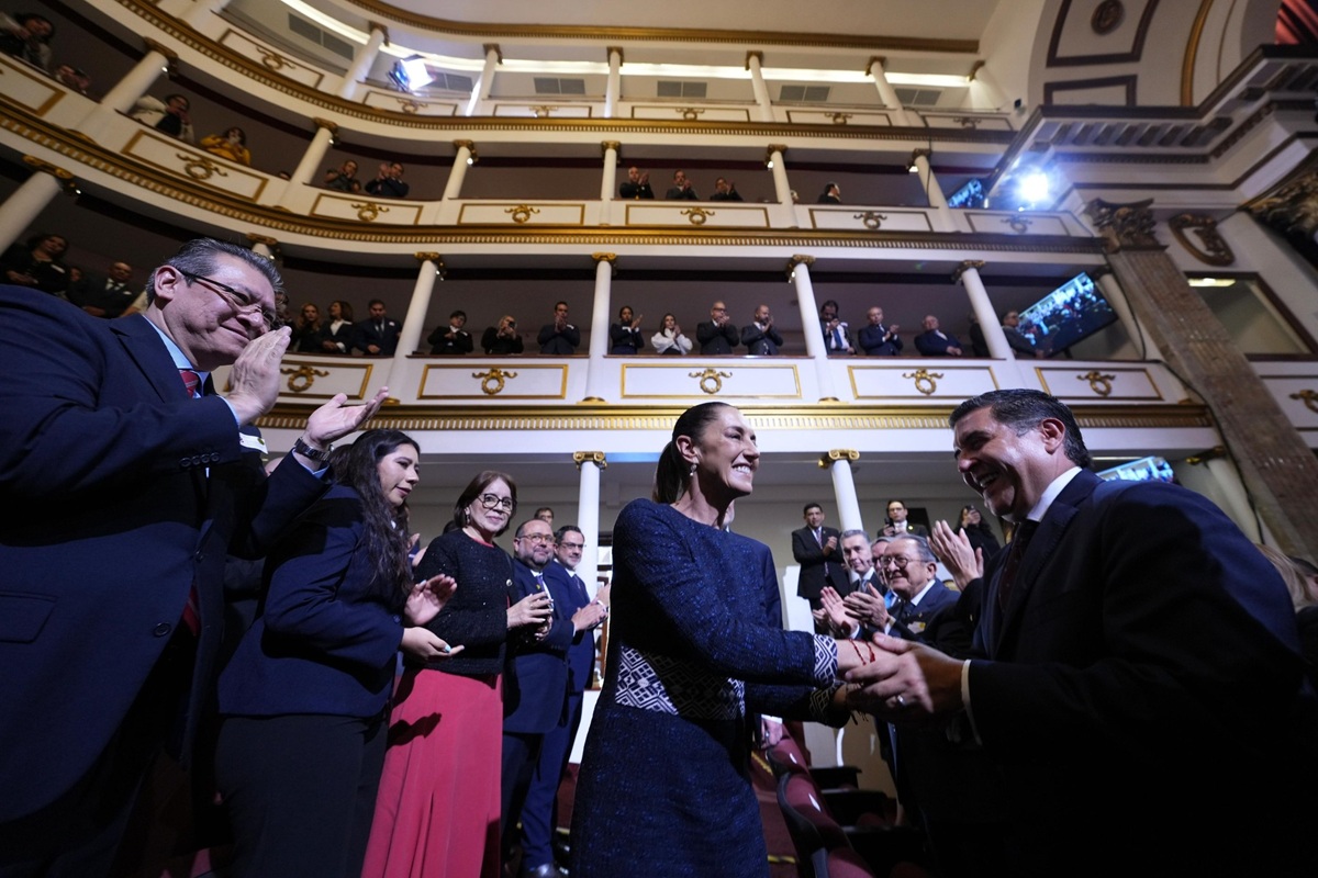 Sheinbaum es la primera mujer presidenta que encabeza el Día de la Constitución; presenta estas reformas