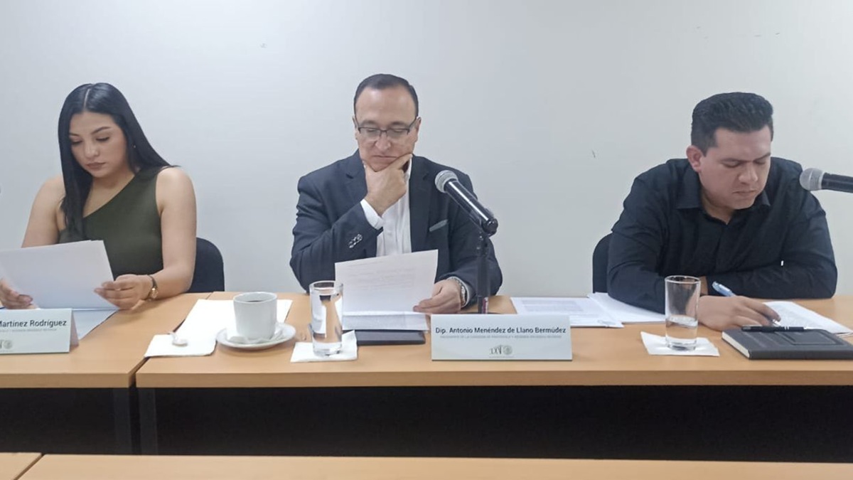 Comisión de Protocolo en Sinaloa aprueba 19 iniciativas y desecha dos propuestas
