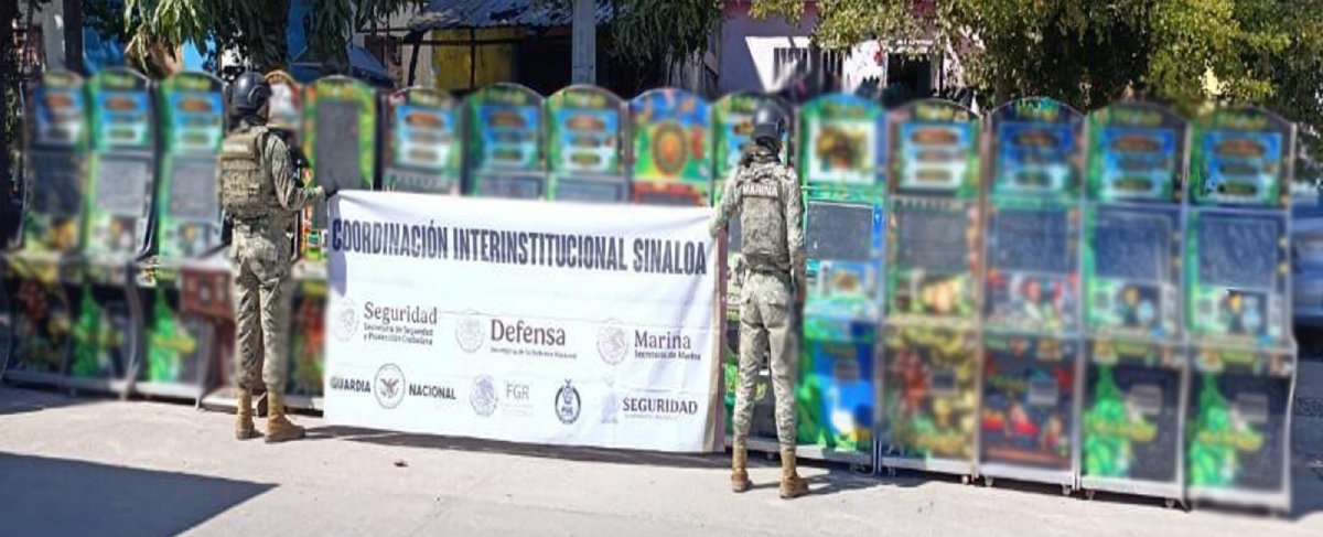 Aseguran 29 maquinitas, un vehículo y armamento en Mazatlán y Rosario