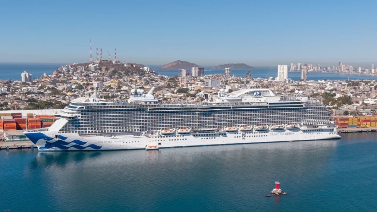 Más de 4 mil pasajeros arriban a Mazatlán en el crucero Carnival Panorama
