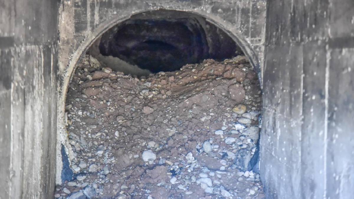 Vandalizan ducto de canal pluvial y generan costosos daños en infraestructura municipal