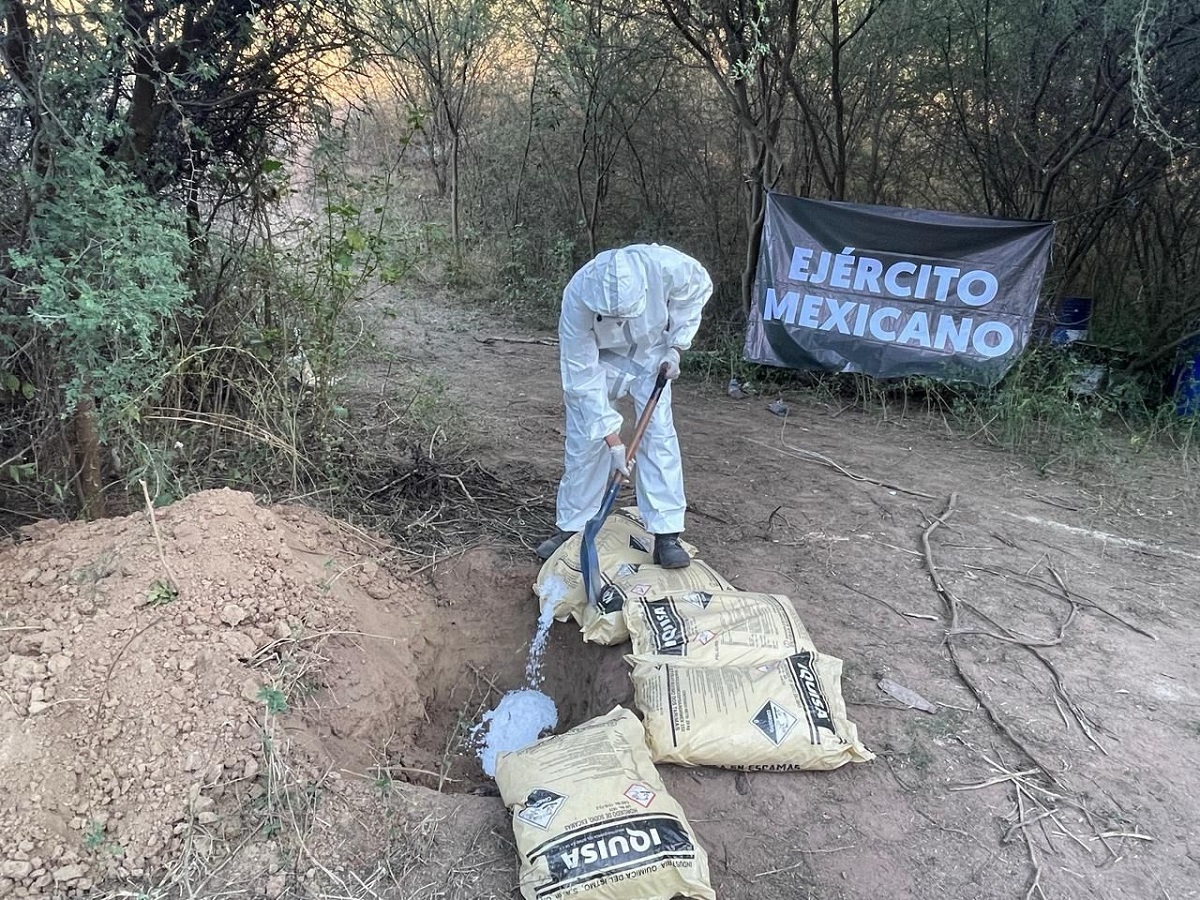 Ubican y aseguran material para la elaboración de drogas sintéticas en Cosalá