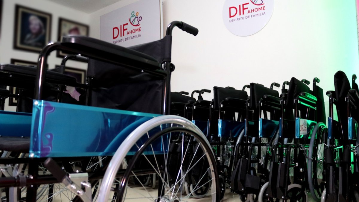 Entrega DIF Ahome apoyos de aparatos funcionales; beneficiarios agradecen el poder cambiar su vida