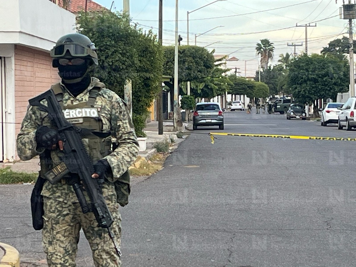 Tras 24 horas de la detención de “El Güerito”, militares mantienen sitiado Las Quintas en Culiacán