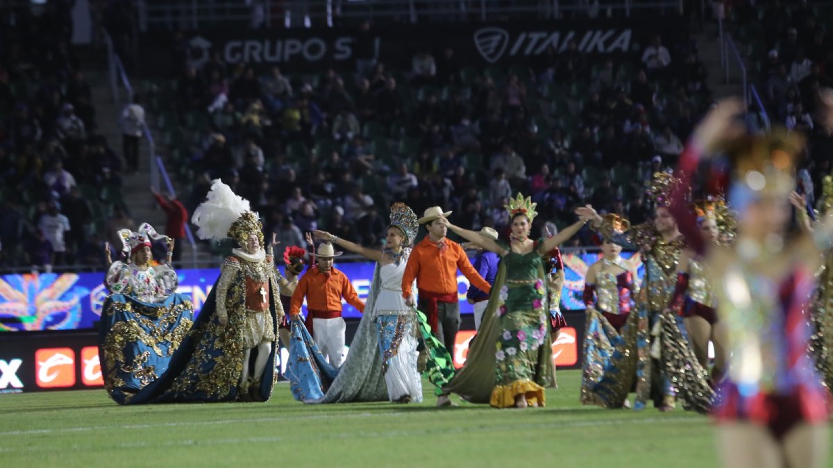 Fusionan pasión futbolera con el Carnaval de Mazatlán en estadio El Encanto de cara a la máxima fiesta