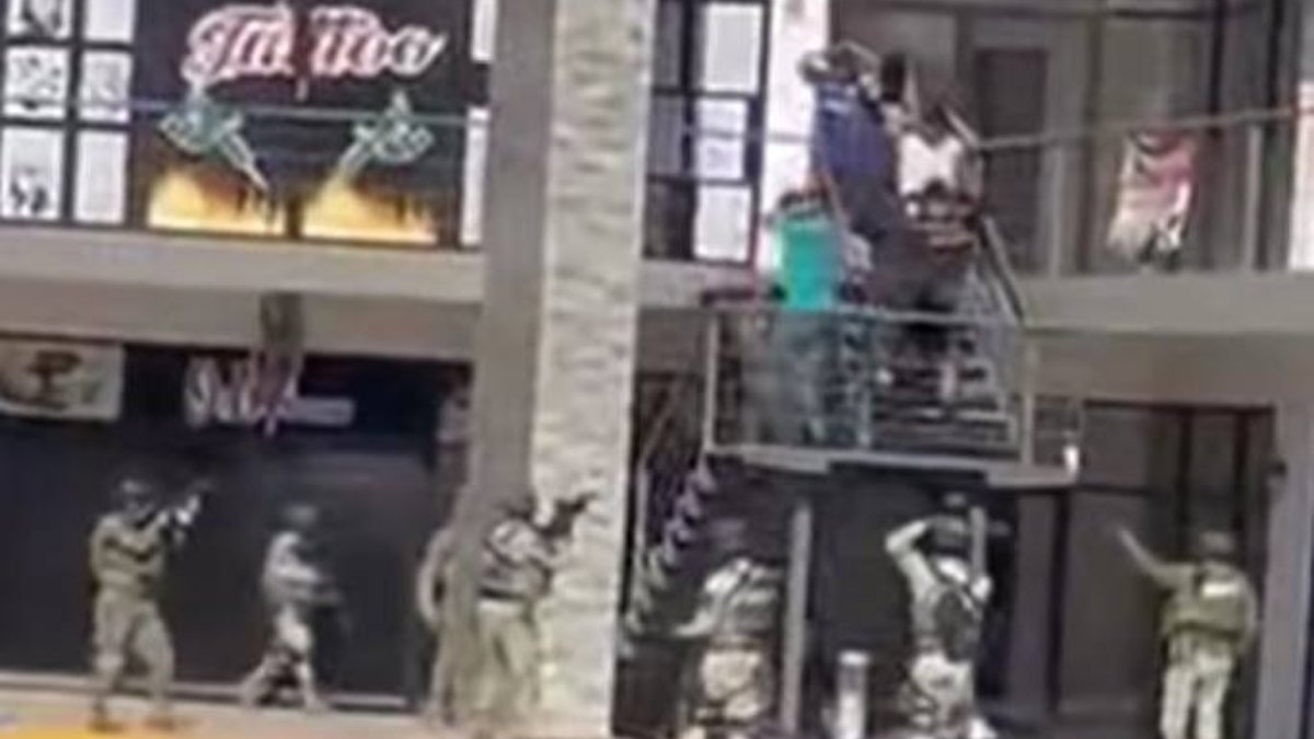 Elementos de la Marina detienen a tres personas atrincheradas en local comercial de Mazatlán