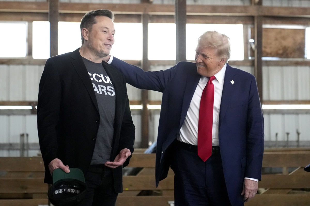 A pesar de la controversia con despidos y recortes masivos, Trump llama a Musk a ser ‘más agresivo’