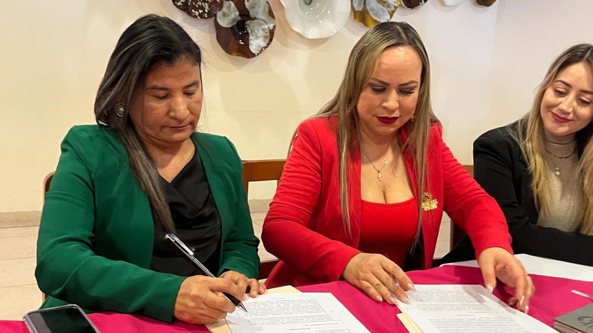 AMMJE firma convenio con el Centro Regional de Justicia para las Mujeres en Ahome