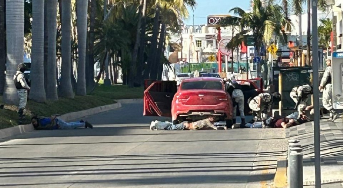 ¡Traían armas largas, municiones y el auto era robado! Son 4 los detenidos por la GN en Mazatlán