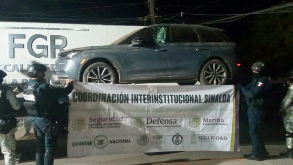 En Culiacán, Grupo Interinstitucional localiza y asegura camioneta con cartuchos útiles en su interior
