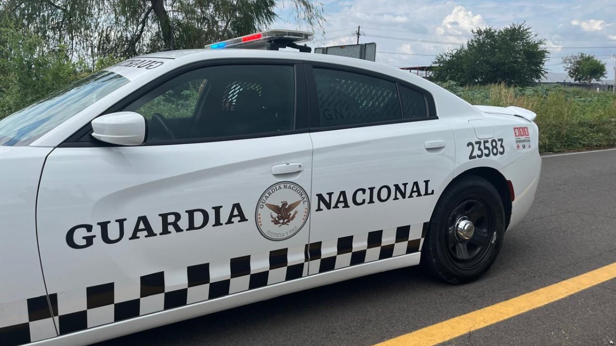 ¡Dispararon para que se detuvieran! Grupo armado le despoja camioneta a una familia por la Culiacán-Mazatlán