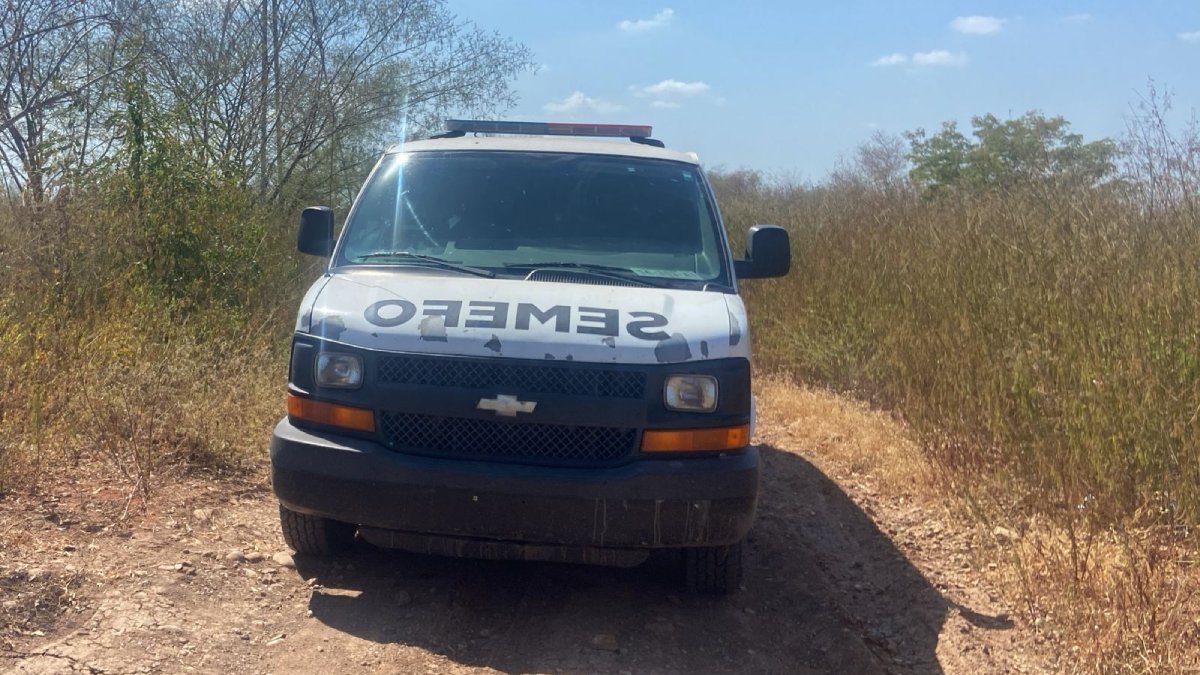 ‘Encobijado’ y amarrado de los pies, hallan cadáver en dren de Villa Juárez, Navolato