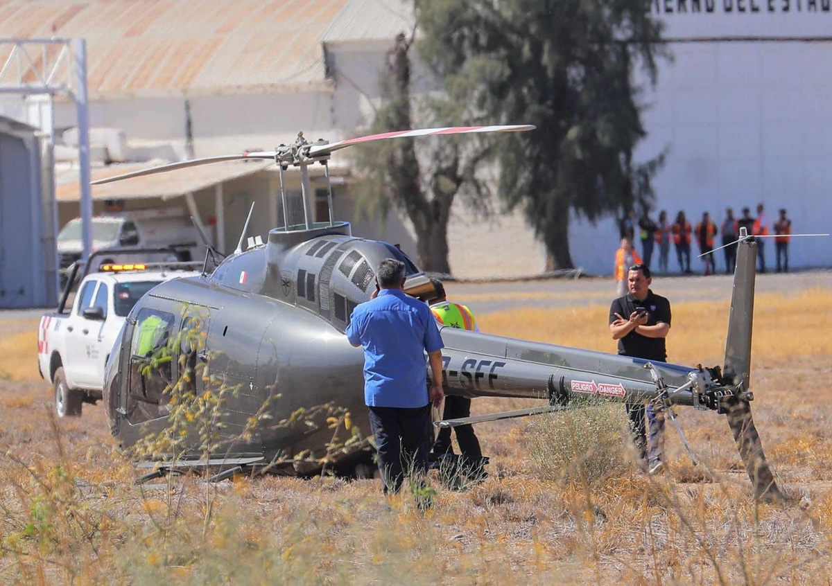 Apenas despegaba: Helicóptero se desploma en Base Aérea Militar, en Hermosillo (fotos)