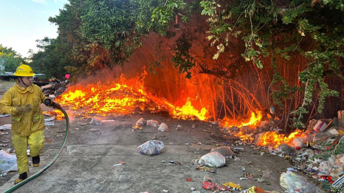 Incrementan los incendios de lotes baldíos en Mazatlán
