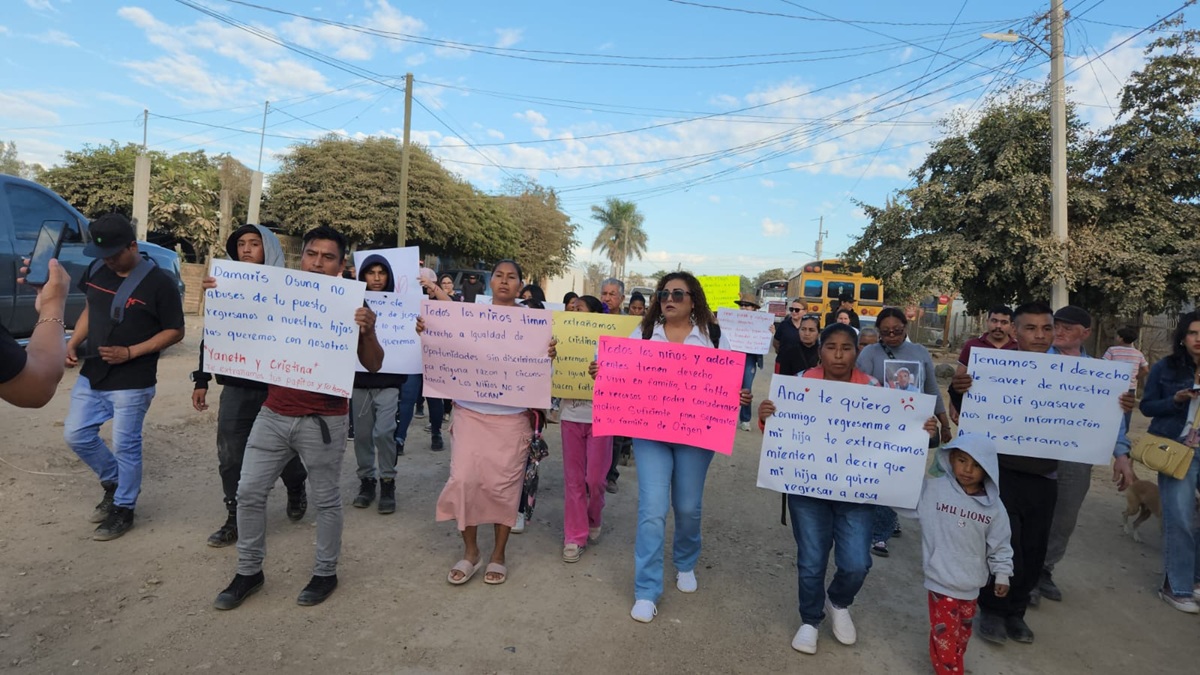 Marchan en Ruiz Cortines para que DIF Guasave regrese a tres pequeñas a sus papás