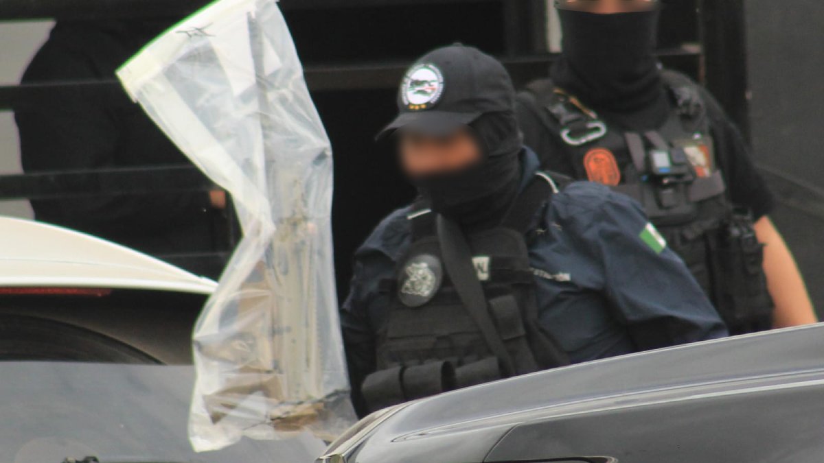 Detienen a mujer y aseguran objetos ilícitos en operativo federal en Monserrat, Culiacán (FOTOS)