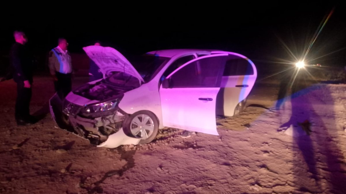 Pareja se lesiona al sufrir una salida de camino cuando viajaba por la carretera a playa Las Glorias
