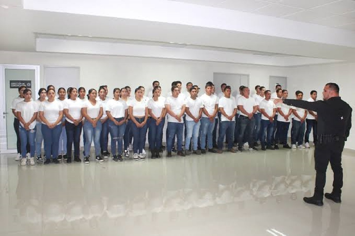 Busca Estrella Palacios más policías para Mazatlán; de 100 que buscan van 47 inscritos