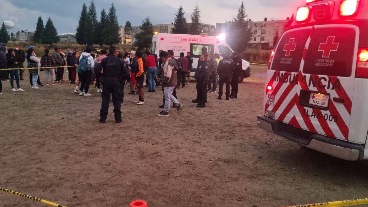 Rayo cae en cancha de futbol durante entrenamiento infantil en Tlaxcala
