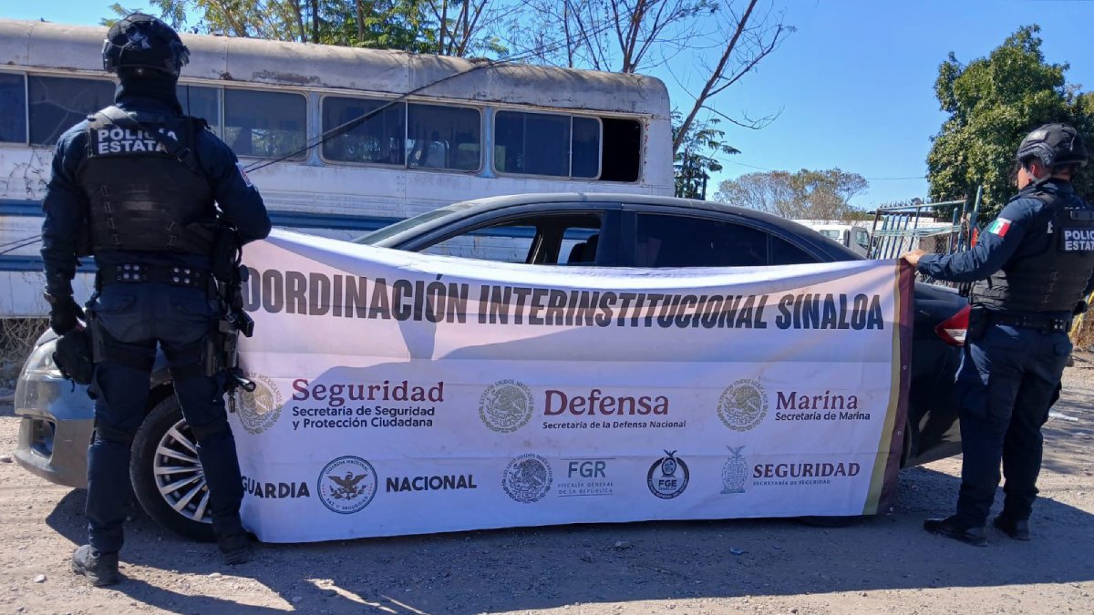 Estaba abandonado con las puertas abiertas; recuperan auto que había sido despojado en Culiacán