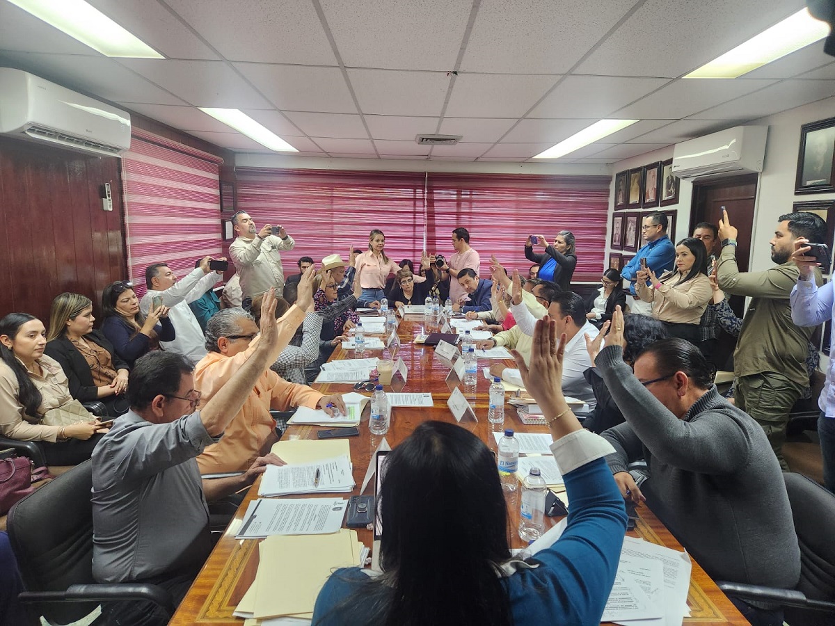 Defienden regidores de Guasave su aumento; no ganan 70 son 49 y 20 mil de gasolina