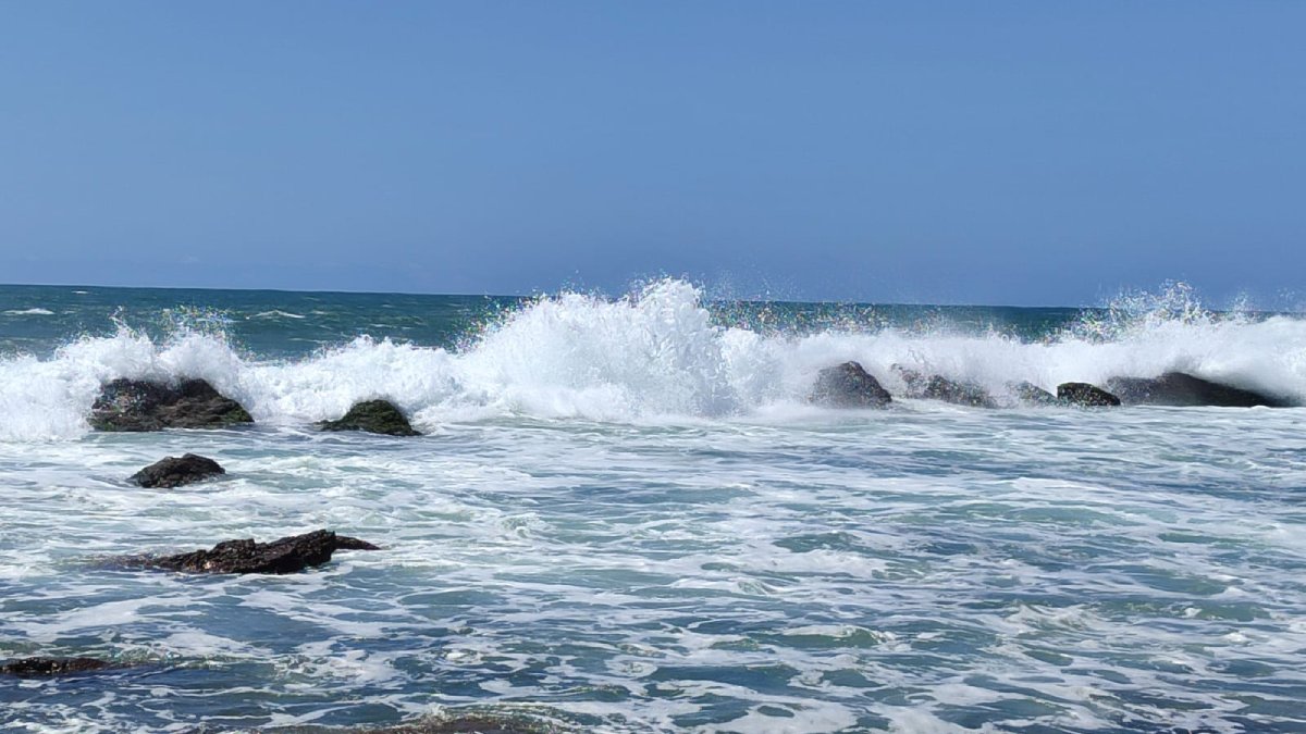 Restringen el puerto a la navegación en playas de Mazatlán