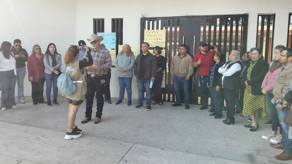 Realizan paro laboral en la secundaria Técnica 23 del Ejido 2 de Abril en El Fuerte