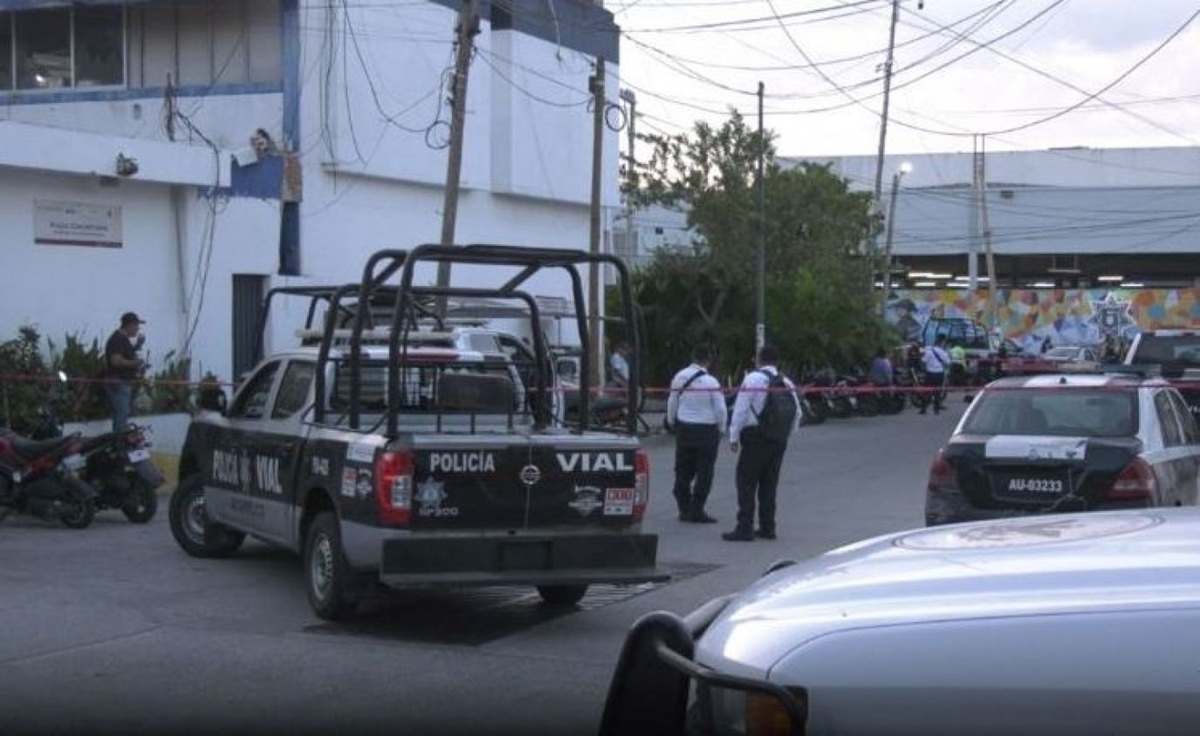 Pareja en moto muere al explotarles granada de fragmentación en las afueras de la SSP de Acapulco