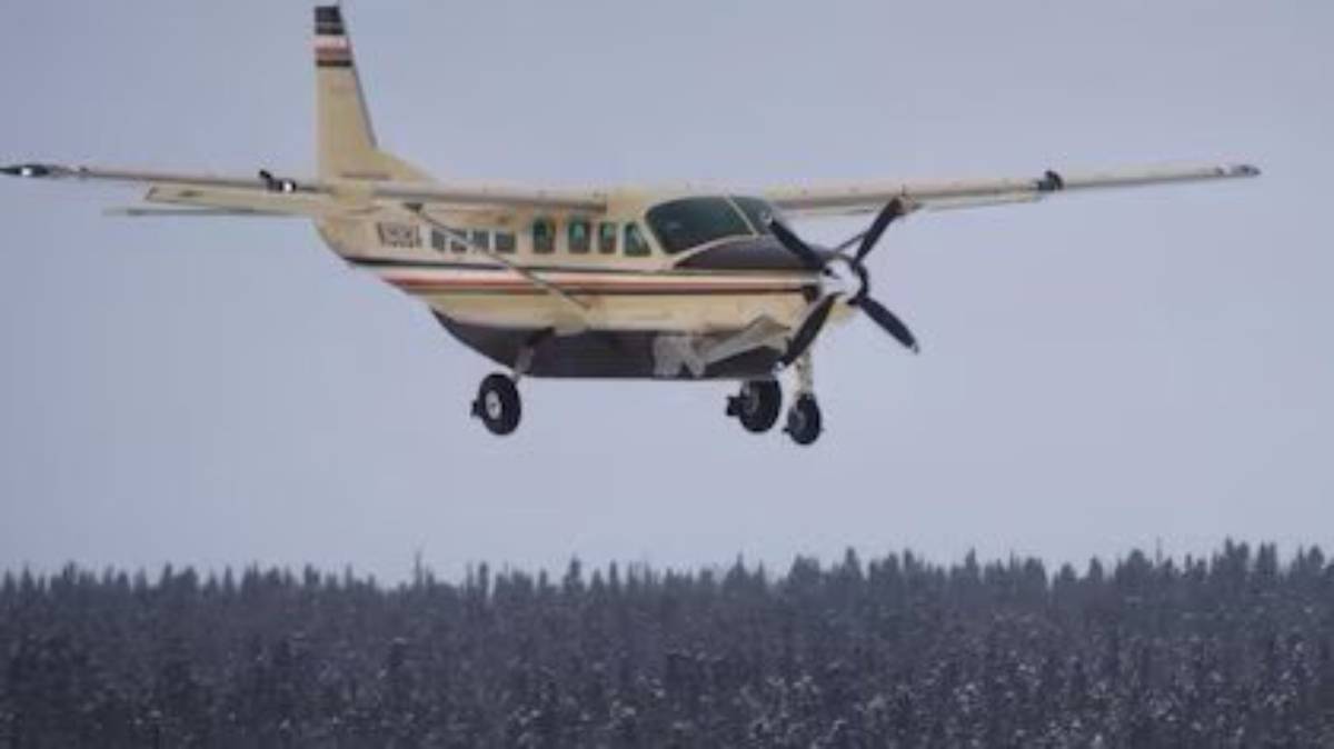 Un avión con 10 personas a bordo desaparece en Alaska; equipos de rescate buscan su ubicación