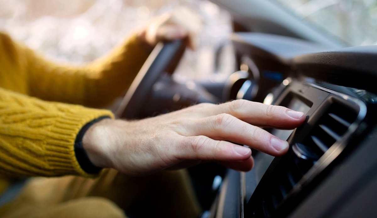 Razones por las que deberías prender el aire acondicionado de tu carro, aunque no haga calor