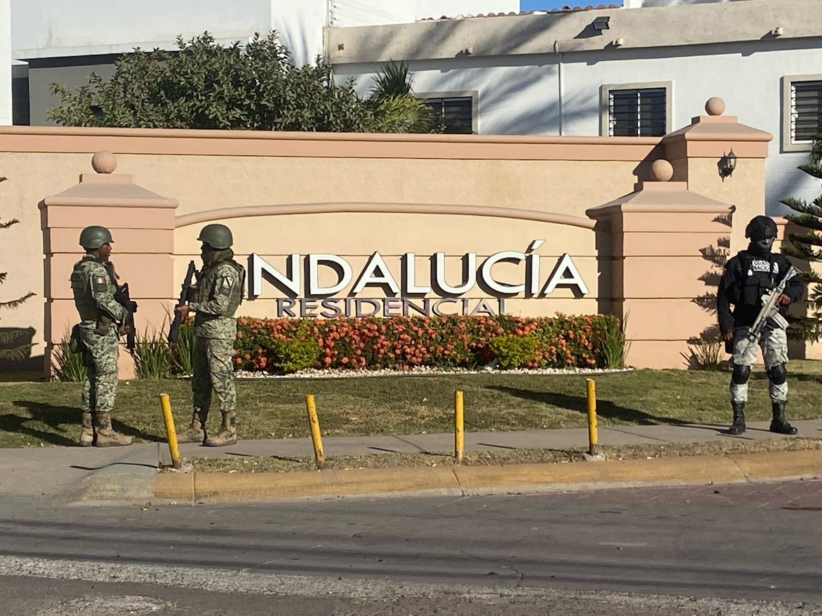 Agentes de Harfuch y militares realizan operativo en residencial Andalucía en Culiacán