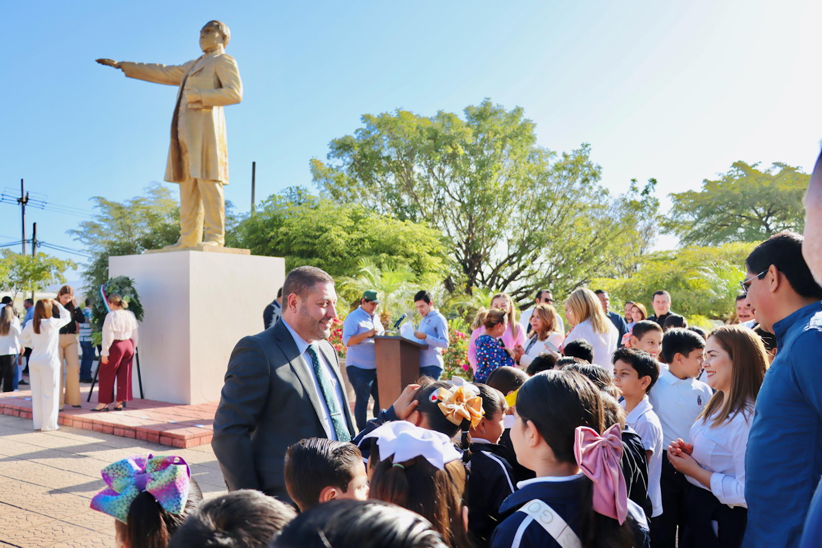 Conmemora alcalde José Paz López el 219 aniversario del natalicio de Benito Juárez