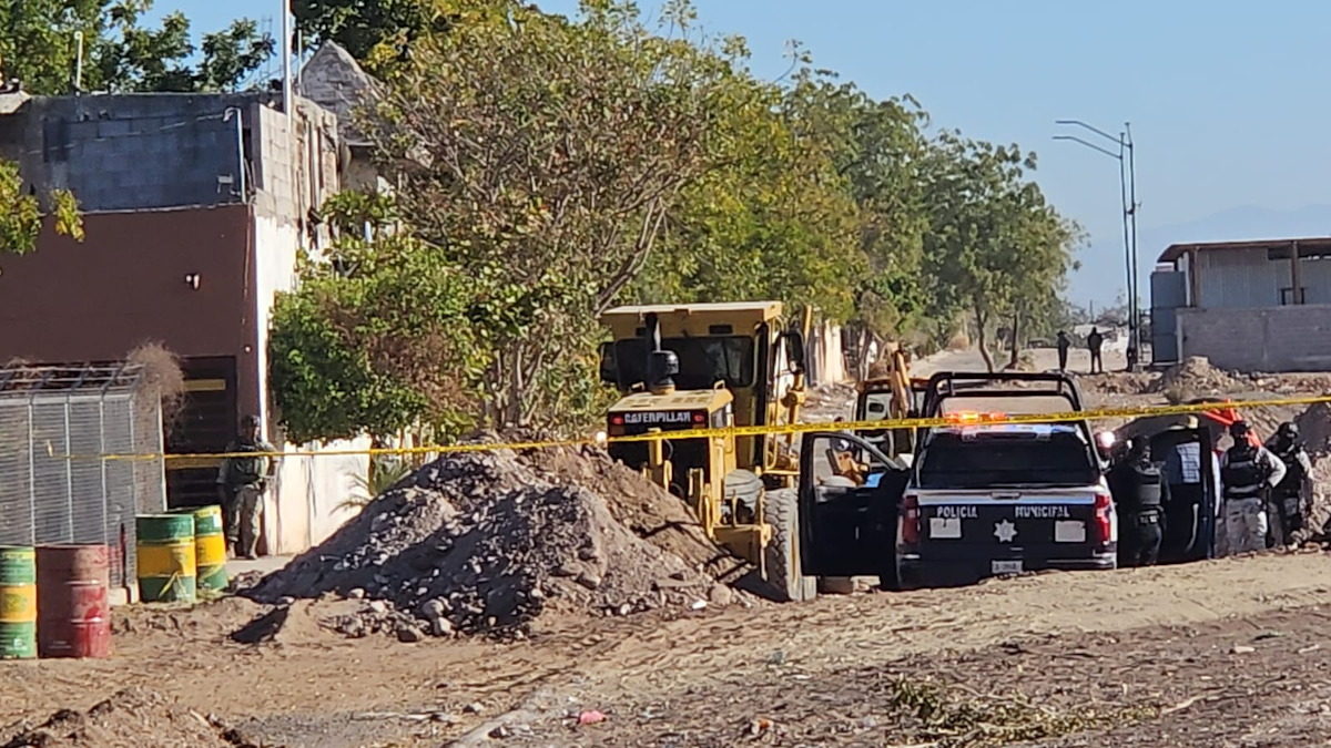 Esposado, con mensaje en cartulina y ejecutado con arma larga, hallan a hombre en Culiacán
