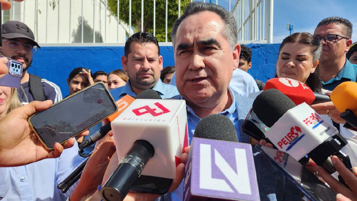 “Se le va a dar continuidad a los proyectos”; se registra Jesús Madueña Molina para rector de la UAS