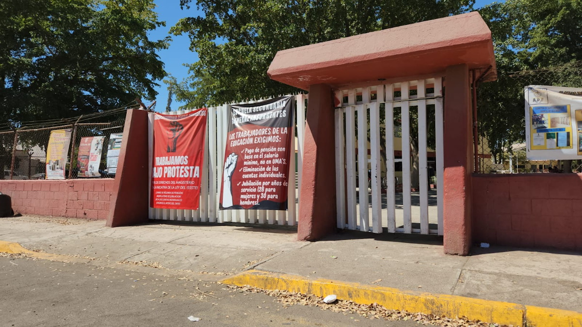 Respeta SEPyC libertad de profesores manifestantes contra la Ley del ISSSTE