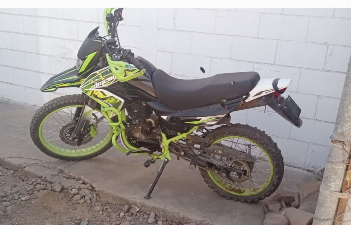 Autoridades recuperan motocicleta con reporte de robo en La Costerita, en Culiacán