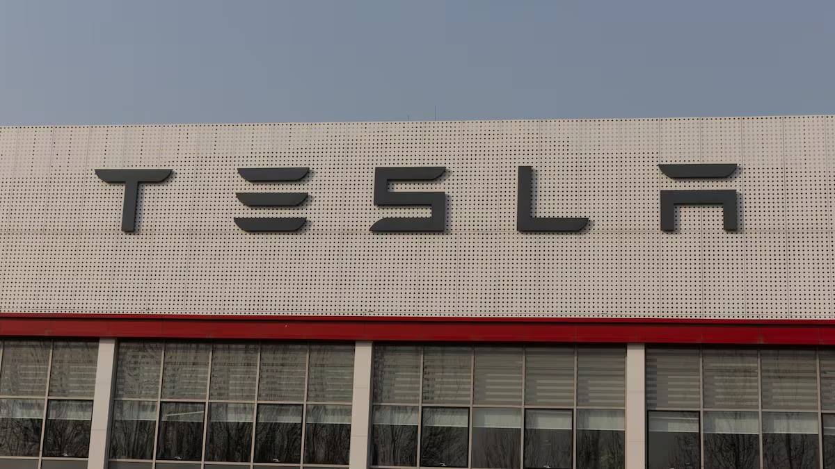 Protesta contra Musk: Manifestantes vandalizan 80 autos Tesla en Canadá