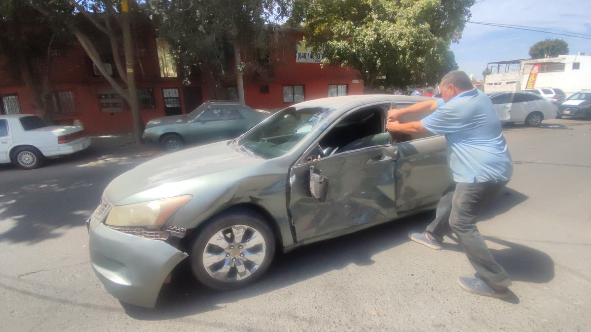 Mujer resulta lesionada tras sufrir accidente en la colonia La Cuchilla en Los Mochis