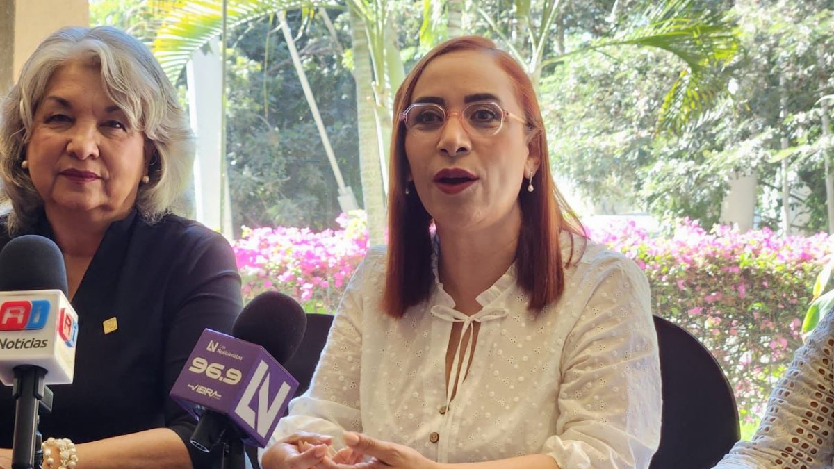 La llegada de una presidenta ‘con A’, no ha hecho diferencia para las mujeres en el país: Adriana Dávila